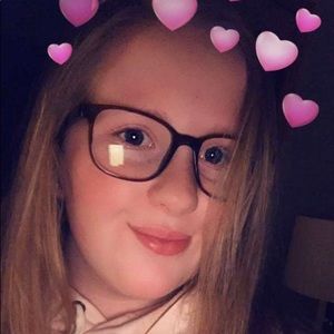 Meet your Posher, Emilie